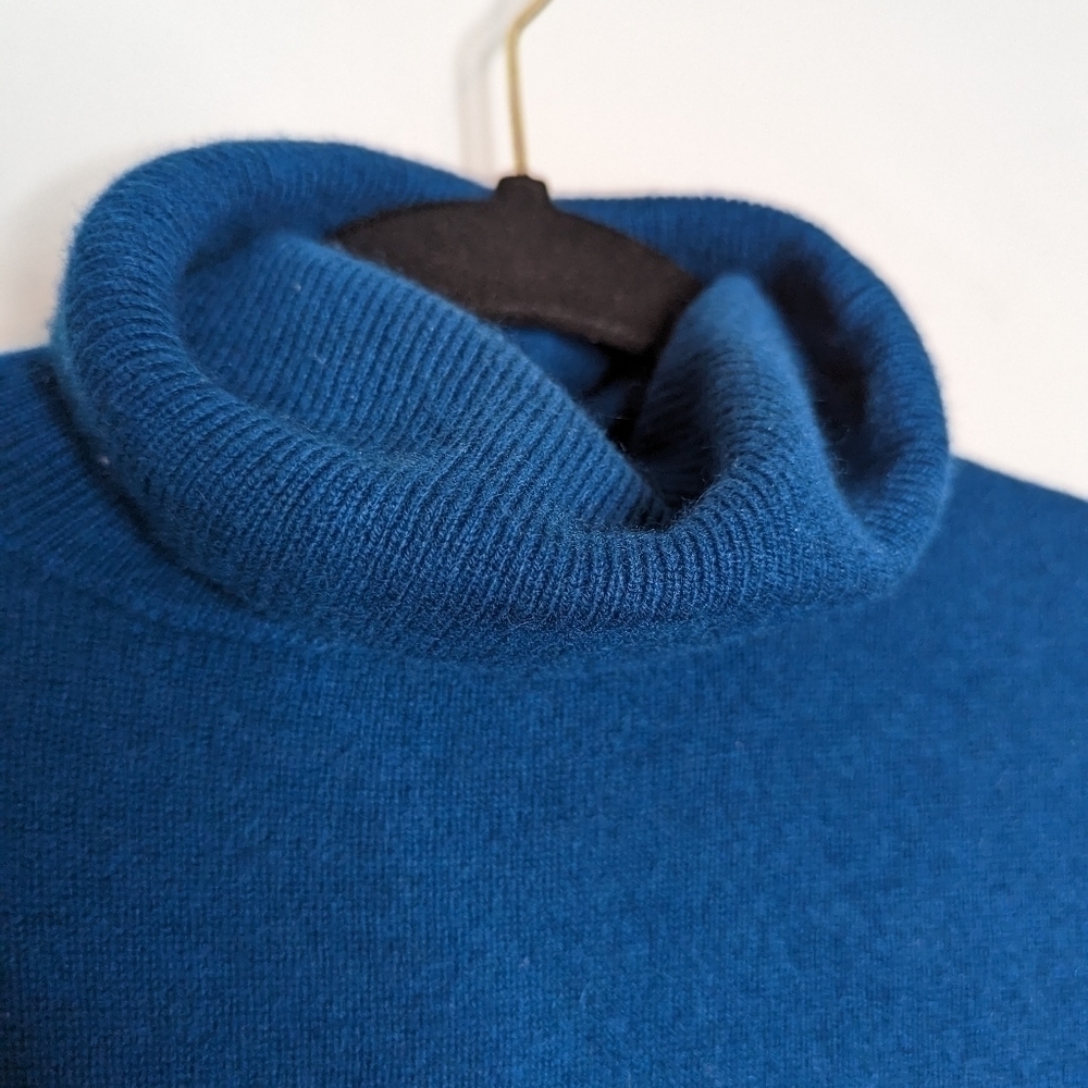 Neiman Marcus Teal Turtle Neck Cashmere Collection Sweater - Picture 6 of 8